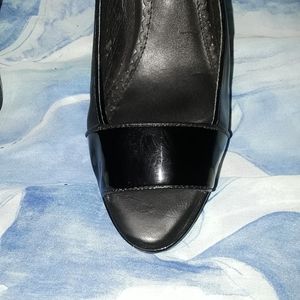 WHBM Black Pumps